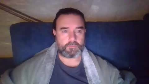 lecheare28 online show from December 10, 7:11 pm