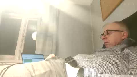 lechertachatte4444 online show from January 18, 7:37 pm