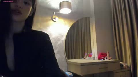 lee_chang online show from May 6, 5:52 pm