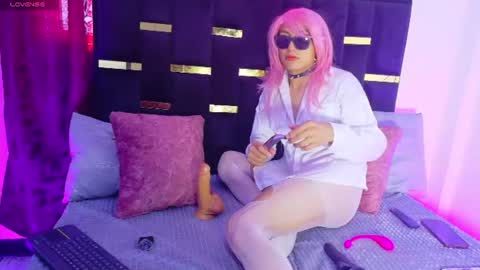 leeh online show from June 26, 1:49 pm