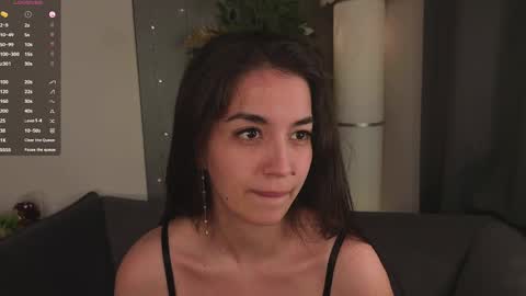 Jasmine online show from April 15, 8:20 pm