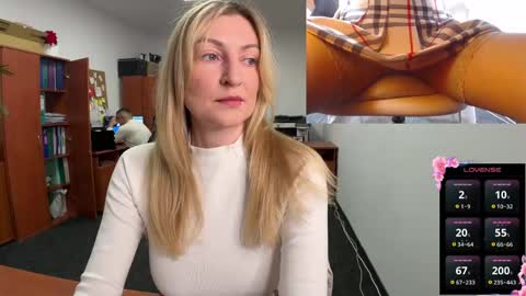 Snapshot of legsl0ng chatting on March 12, 4:51 am LegsLONG online show from March 12, 4:51 am