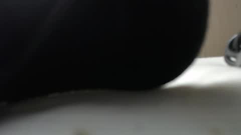 Snapshot of legstrong chatting on February 7, 11:12 am legstrong online show from February 7, 11:12 am