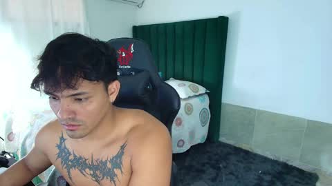  Lei  online show from March 1, 9:30 pm