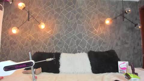 LEIGH ANGELS online show from March 23, 10:59 pm