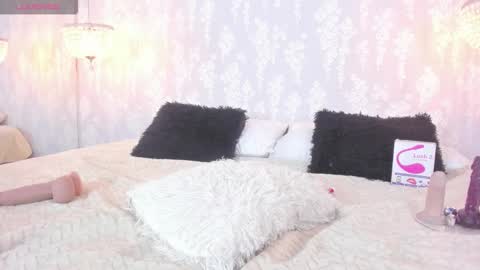 LEIGH ANGELS online show from November 18, 11:26 pm