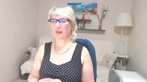 Snapshot of leilamays chatting on March 11, 4:08 am Leila Kinky online show from March 11, 4:08 am