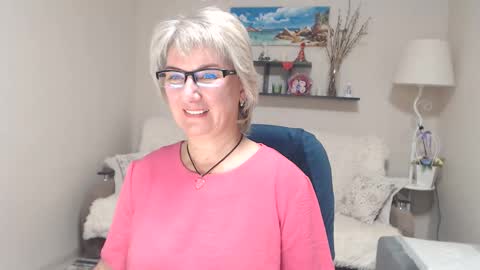 Snapshot of leilamays chatting on October 10, 6:19 am Leila Kinky online show from October 10, 6:19 am