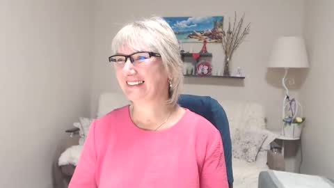 Snapshot of leilamays chatting on September 25, 3:24 am Leila Kinky online show from September 25, 3:24 am