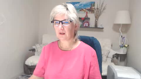 Snapshot of leilamays chatting on September 26, 3:25 am Leila Kinky online show from September 26, 3:25 am