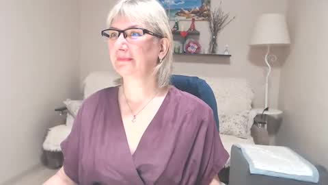 Leila Kinky online show from May 29, 4:32 am