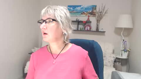 Snapshot of leilamays chatting on October 11, 6:40 am Leila Kinky online show from October 11, 6:40 am