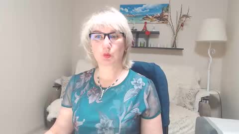 Snapshot of leilamays chatting on February 20, 4:18 am Leila Kinky online show from February 20, 4:18 am