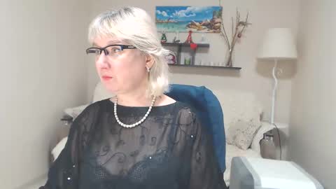 Snapshot of leilamays chatting on February 26, 7:34 am Leila Kinky online show from February 26, 7:34 am