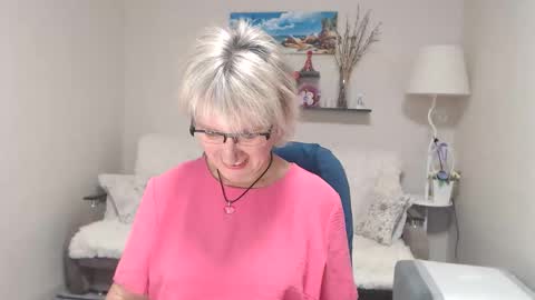 Snapshot of leilamays chatting on September 30, 5:51 am Leila Kinky online show from September 30, 5:51 am