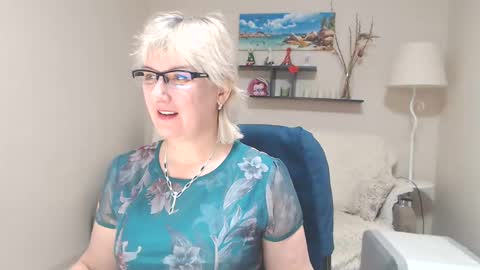 Snapshot of leilamays chatting on February 23, 8:17 am Leila Kinky online show from February 23, 8:17 am