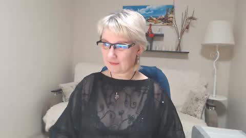 Snapshot of leilamays chatting on January 31, 2:37 am Leila Kinky online show from January 31, 2:37 am