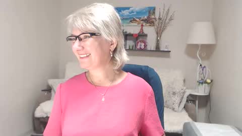 Snapshot of leilamays chatting on September 29, 4:22 am Leila Kinky online show from September 29, 4:22 am