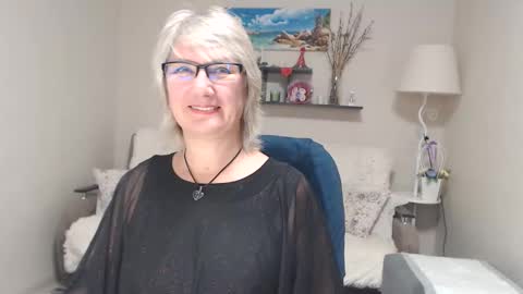 Snapshot of leilamays chatting on October 4, 5:38 am Leila Kinky online show from October 4, 5:38 am
