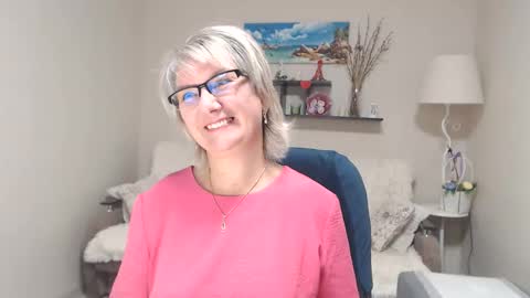 Snapshot of leilamays chatting on September 28, 4:21 am Leila Kinky online show from September 28, 4:21 am