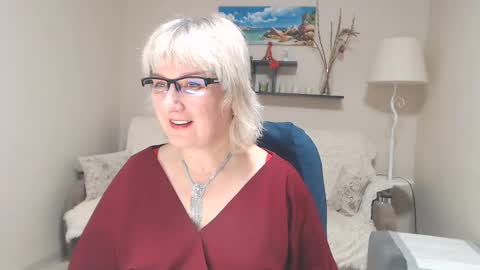 Snapshot of leilamays chatting on February 17, 10:51 am Leila Kinky online show from February 17, 10:51 am