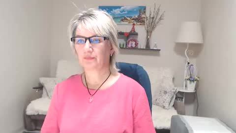 Snapshot of leilamays chatting on October 1, 10:25 am Leila Kinky online show from October 1, 10:25 am
