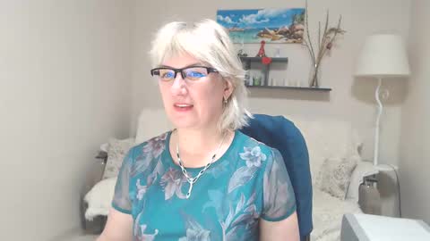 Snapshot of leilamays chatting on February 21, 8:07 am Leila Kinky online show from February 21, 8:07 am