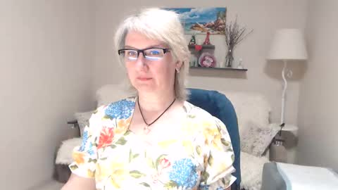 Leila Kinky online show from May 5, 5:25 am