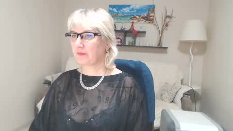 Snapshot of leilamays chatting on February 27, 11:39 am Leila Kinky online show from February 27, 11:39 am
