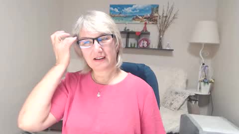 Snapshot of leilamays chatting on October 6, 6:09 am Leila Kinky online show from October 6, 6:09 am
