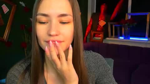 Leila Rai online show from November 28, 2:35 pm