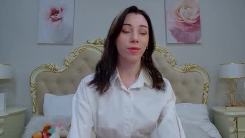 LeilaTaylors online show from March 19, 5:24 am