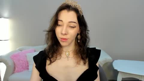 LeilaTaylors online show from April 3, 6:20 am