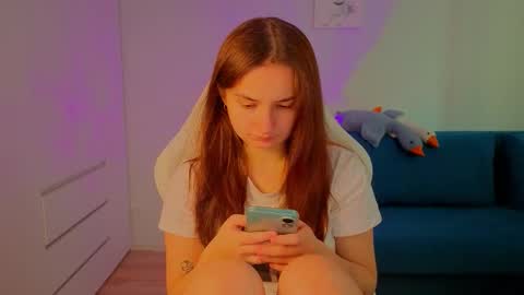 Snapshot of lelia_vibe chatting on September 21, 11:47 am Lelia online show from September 21, 11:47 am