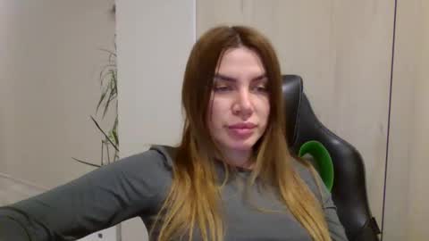 lena6122000 online show from May 11, 7:55 pm