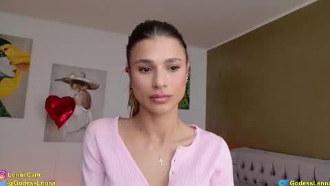 Snapshot of lenna_godess chatting on February 22, 9:12 am Lenna Goddess online show from February 22, 9:12 am