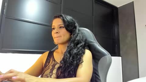 Snapshot of lenna_rosse_ chatting on October 10, 2:39 am L E N N A online show from October 10, 2:39 am