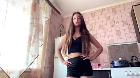 Hellomy name is Natalyits my first day here nice to meet you Give me 50 thumbs ups online show from May 15, 7:39 am