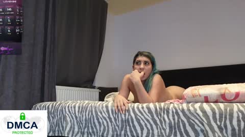 Lenore blonde hair 30yrs  Melissa red hair 23 yrs and Jason online show from March 8, 4:39 pm