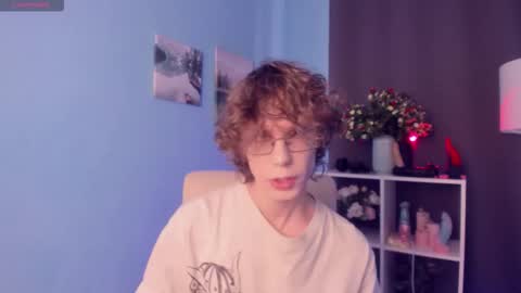 Snapshot of leo_bensyten chatting on October 21, 11:59 am Leo online show from October 21, 11:59 am