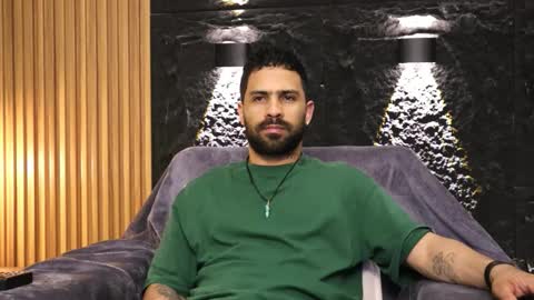 Leo  Diaz online show from February 19, 2:00 am