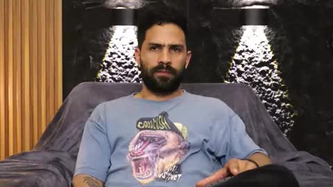 Leo  Diaz online show from February 25, 5:11 am