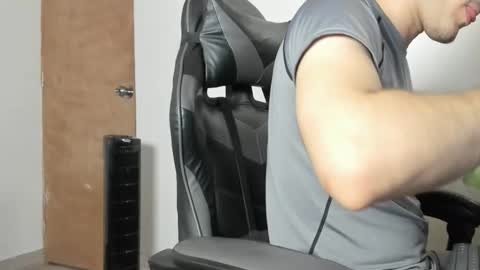 Leo Jones online show from December 22, 12:39 am