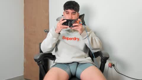 Leo Jones online show from February 25, 1:42 am