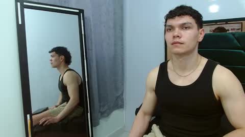 leo_morris online show from December 20, 2:26 pm