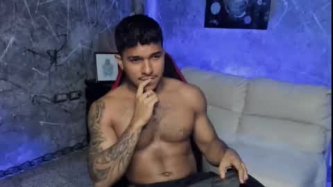 Leo independent model online show from February 6, 3:10 am