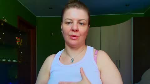 Leona tracie online show from May 22, 8:21 am
