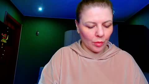 Leona tracie online show from May 15, 3:59 am