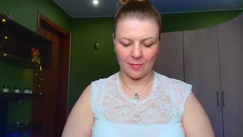 Leona tracie online show from May 24, 5:41 pm