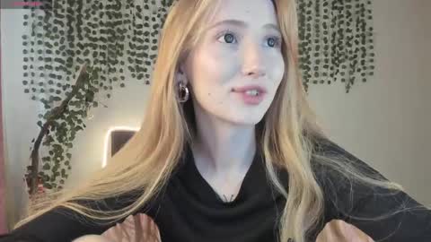 Leona online show from May 14, 10:57 am